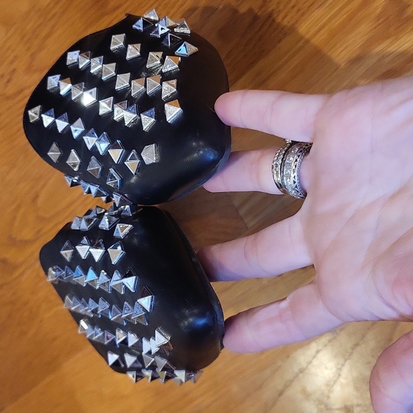 Cape Robbin Enny Slip On Flat Sandals Black pointed Toe Embellished Mule Slide - Picture 6 of 8